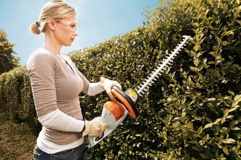 5 Best Lightweight Hedge Trimmers Reviewed Winter 2024