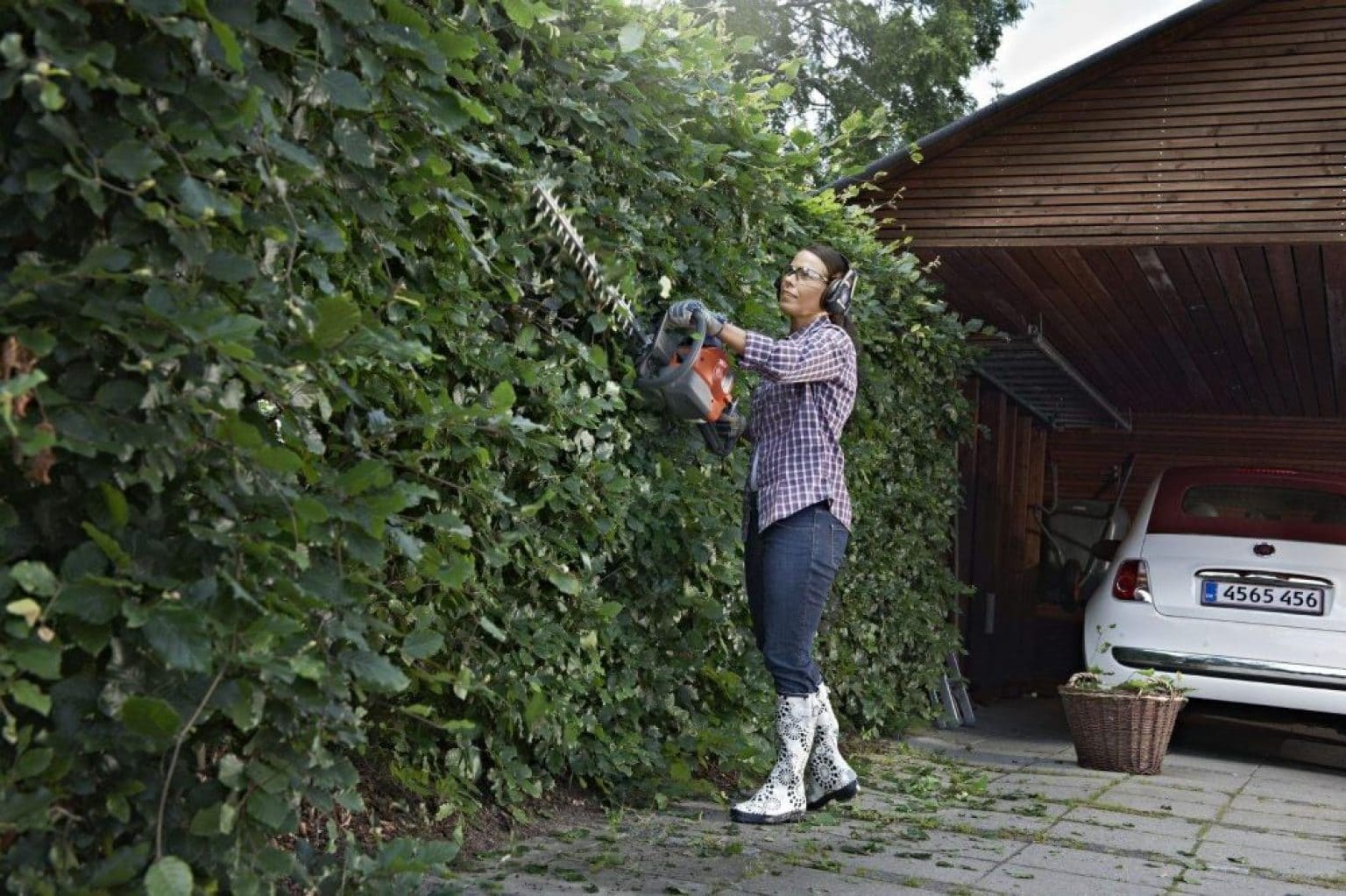 11 Best Gas Hedge Trimmers Reviewed Spring 2024