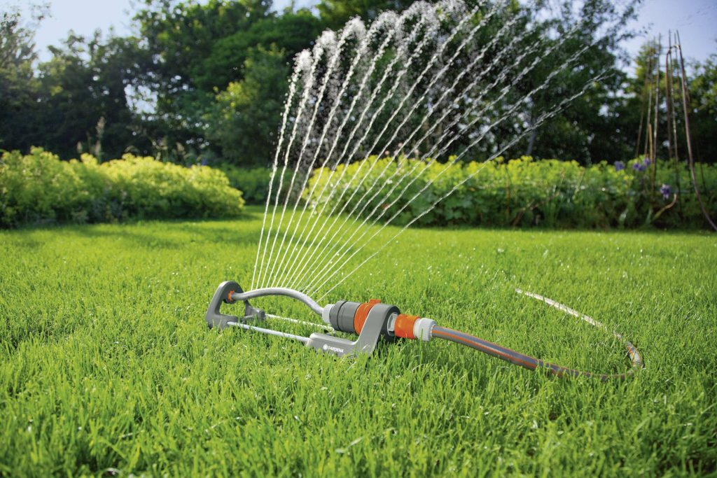 11 Best Lawn Sprinklers Reviewed (Winter 2024)