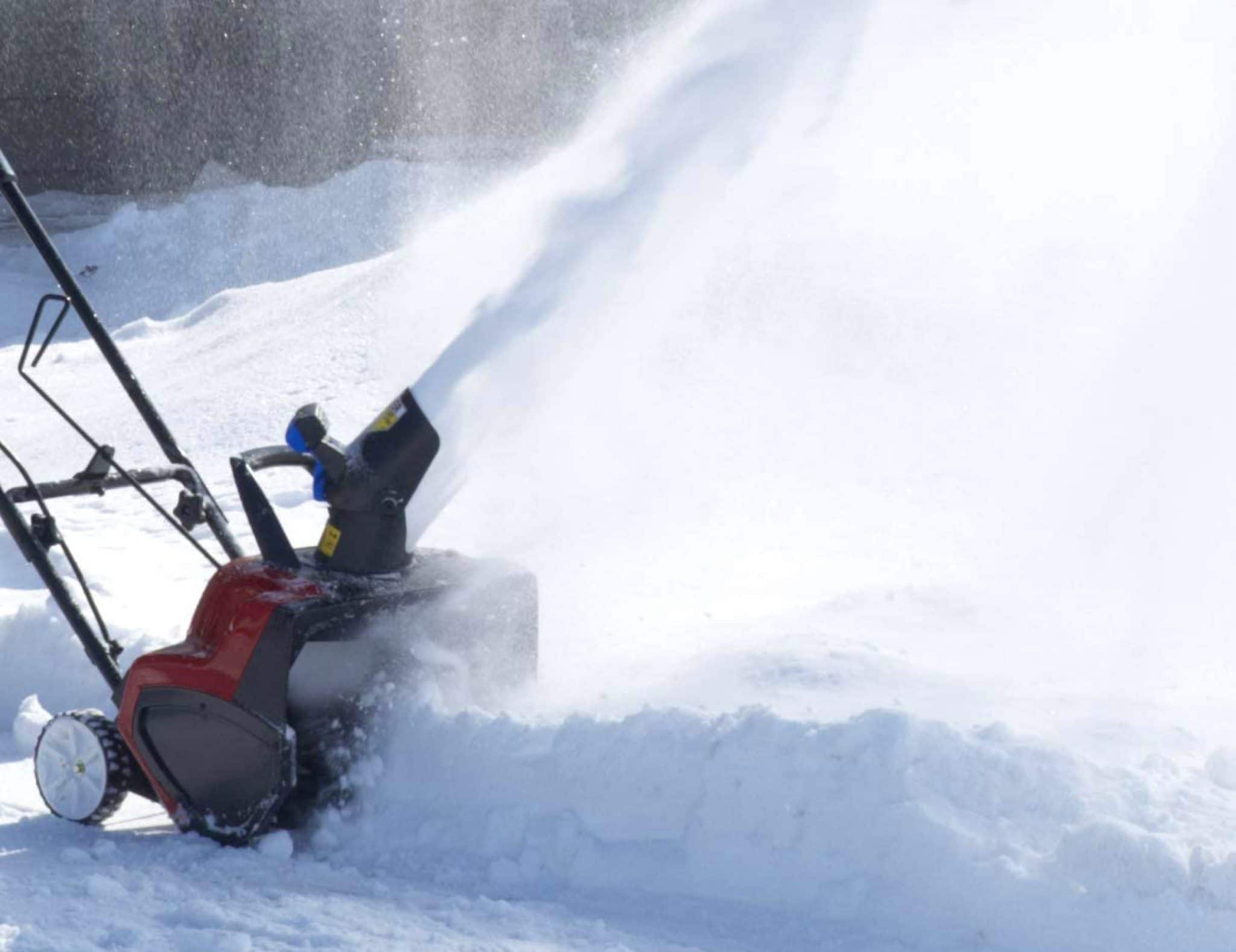 12 Best Snow Blowers Reviewed (Sept. 2021)